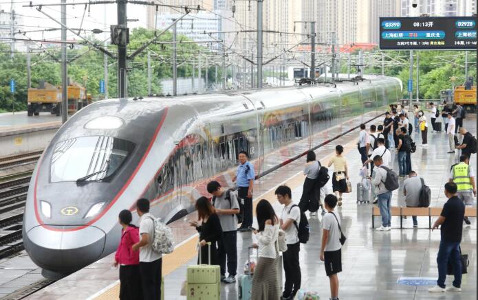 62天超11億人次奔赴 暑運出行變遷藏著中國消費的鮮活底氣
