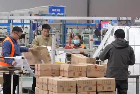 輕松實現全球“買買買” 低空物流改寫“望山興嘆”的快遞配送