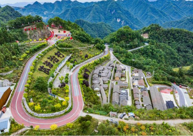 廢礦蝶變山水景 湖北保康堯治河靠生態修復盤活鄉村文旅