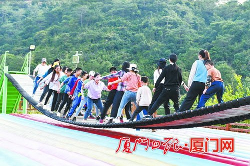 旅游產業紅紅火火 村民錢袋鼓鼓囊囊