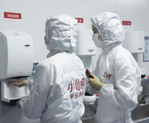 小仙燉鮮燉燕窩開放透明工廠直播展示生產的高標準