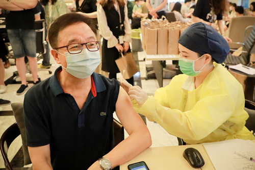 加強員工關懷，仲利國際組織疫苗接種活動