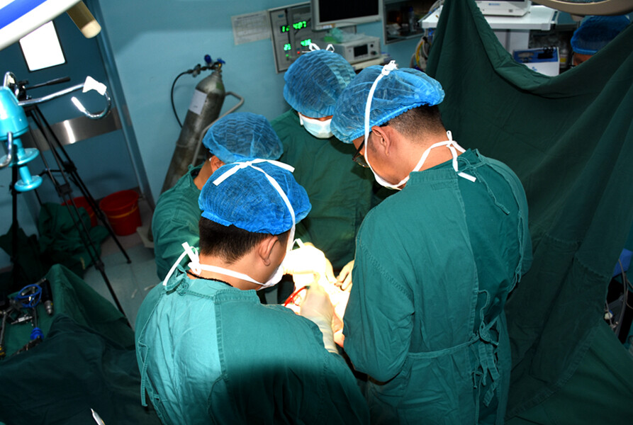 唯醫骨科響應“華佗工程健步行”走進西部扶貧義診