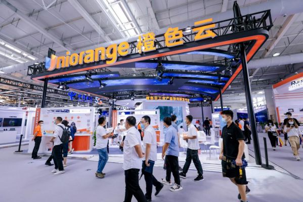 電信、計算機和信息服務專題館橙色云展臺