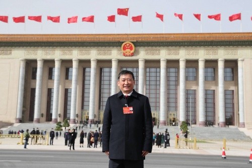 趙皖平代表攜議案參加兩會 建議加強個人大病求助互聯網服務平臺監督和管理