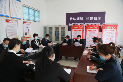 河南義馬：“民法典還真得學學哩!”