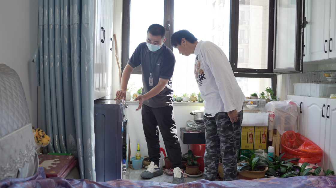 走心了！重陽節海爾智家為6旬殘疾人運動員帶去智慧洗護新場景