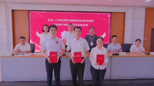 胡月月：身有三股勁，苔花也能綻芳華