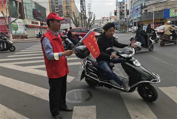 浙江嵊州市煙草專賣局：“香溢”志愿齊發力 普法宣傳潤民心