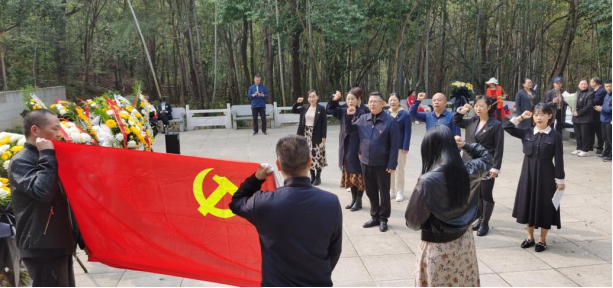 緊握新時代“接力棒” 在新征程上奮力書寫青春最美答卷