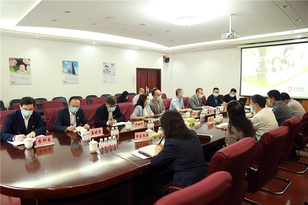 哈爾濱市委常委領導深入哈藥六廠就哈藥整體發展進行調研