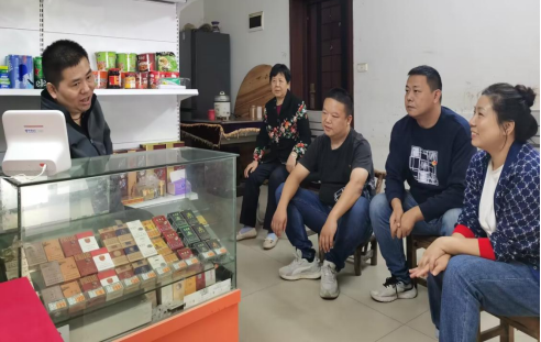 武漢黃陂煙草：向法治問題“叫板” 讓學法群眾“叫好”