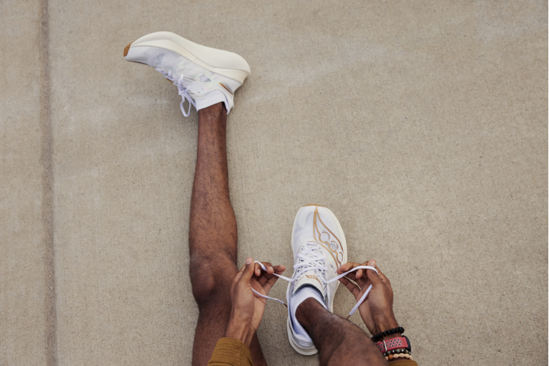 特步跑步版圖更加清晰：收購索康尼合資公司及在華40%知識產權