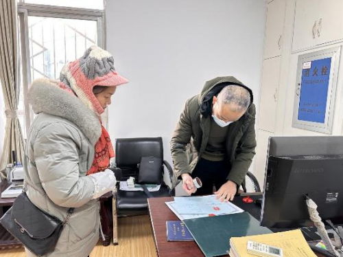 湖北團風：做好客戶服務的“三心人”