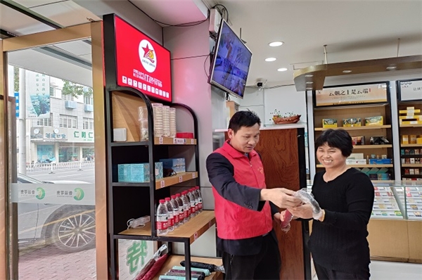 浙江嵊州市煙草專賣局：“香溢”暖心“鄰”距離 文明志愿顯擔當
