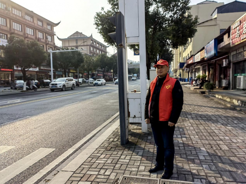 湖北五峰煙草：微光成炬 繪就最美“志愿紅”