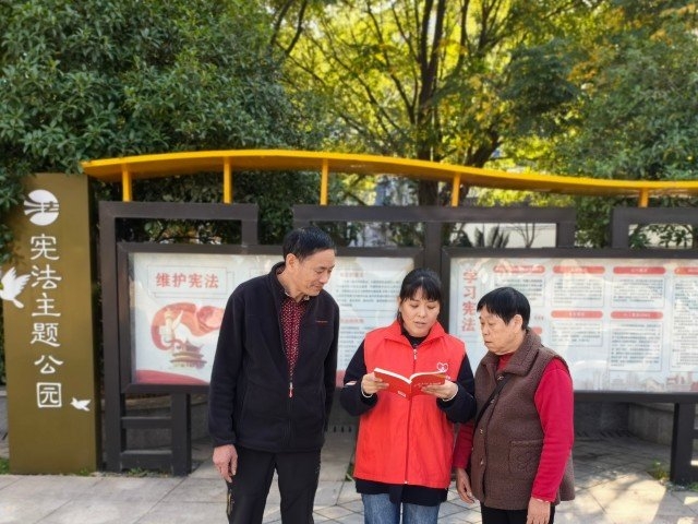 一抹“香溢紅” 志愿服務讓溫暖與愛同行