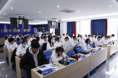 王詩齡14歲開二奢店！為什么越來越多年輕人選擇二奢創業？