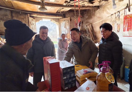 寒冬送溫暖，慰問暖人心