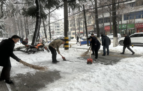 破雪融冰促暢通，陂煙人在行動