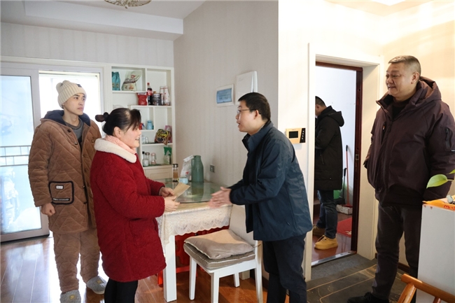  湖北省松滋市煙草專賣局：慰問幫扶傳真情 殷殷關切送溫暖 