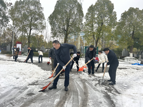 湖南張家界煙草“御雪”正當時，“抗寒”第一線