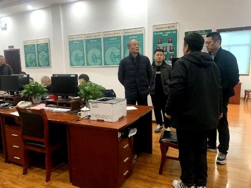 蔡甸煙草領導班子開工首日送祝福、鼓干勁