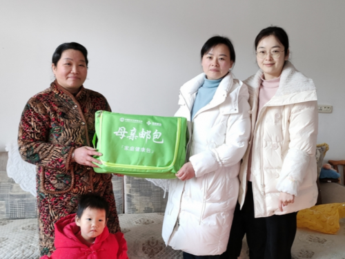 湖北黃岡：愛心媽媽 為愛“牽·守”