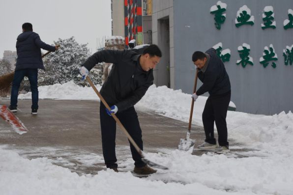 文明實踐送溫暖 新春佳節年味“龍”