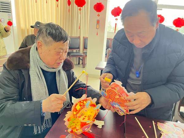 佳節團圓樂，桑榆笑開顏