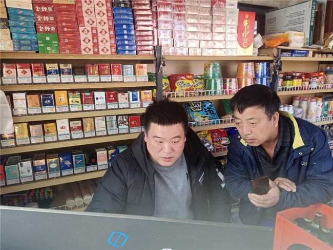 本溪市煙草專賣局（公司）南芬區局（營銷部）開展“三送”科技志愿服務活動