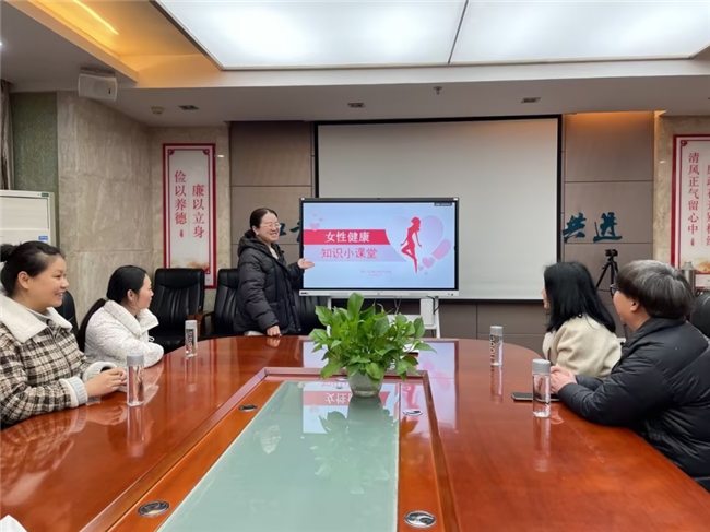 武漢漢南區局：關心普法 更關心“她”