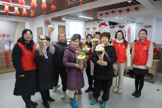 浙江余姚：“香溢紅”暖三月天 志愿服務展“鋒”采