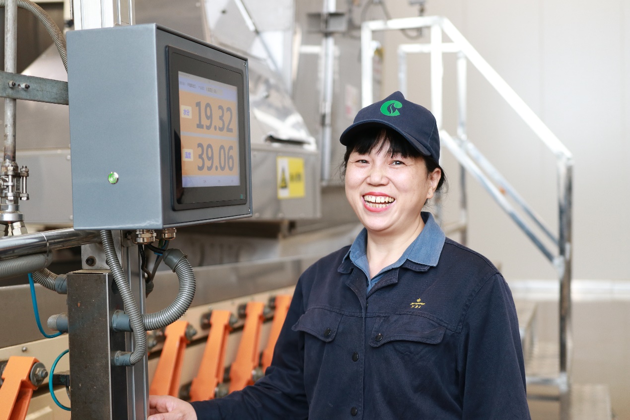 生產一線競展“她”風采