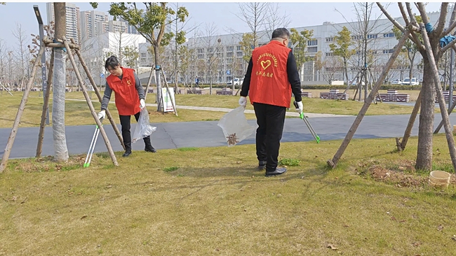 武漢東西湖煙草：春風送暖 愛灑櫻花溪