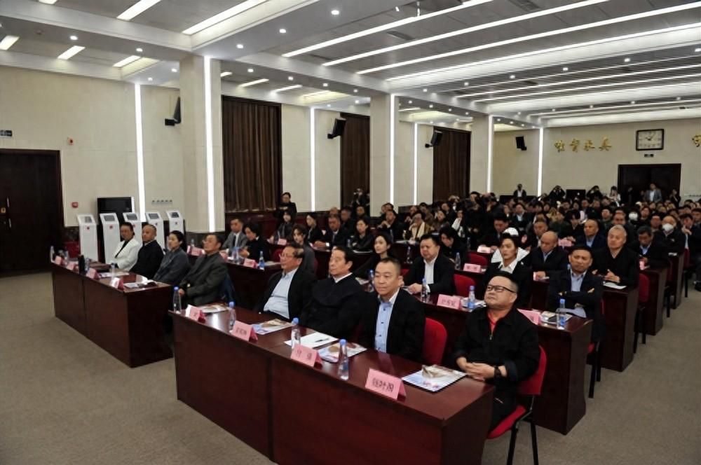 《城市漫步》會客廳啟動儀式暨提升中國國際品牌影響力新聞發布會在北京舉行