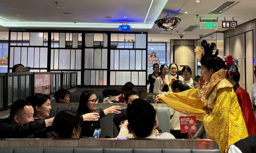 非遺游、入境游、返鄉游疊加，海底撈2025年春節7天客流超千萬