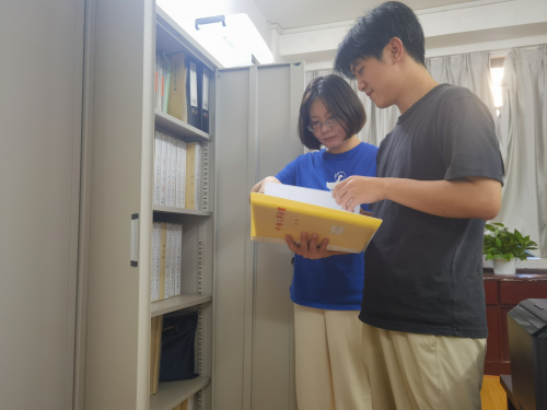 牢人事檔案根基 譜寫規范管理新篇