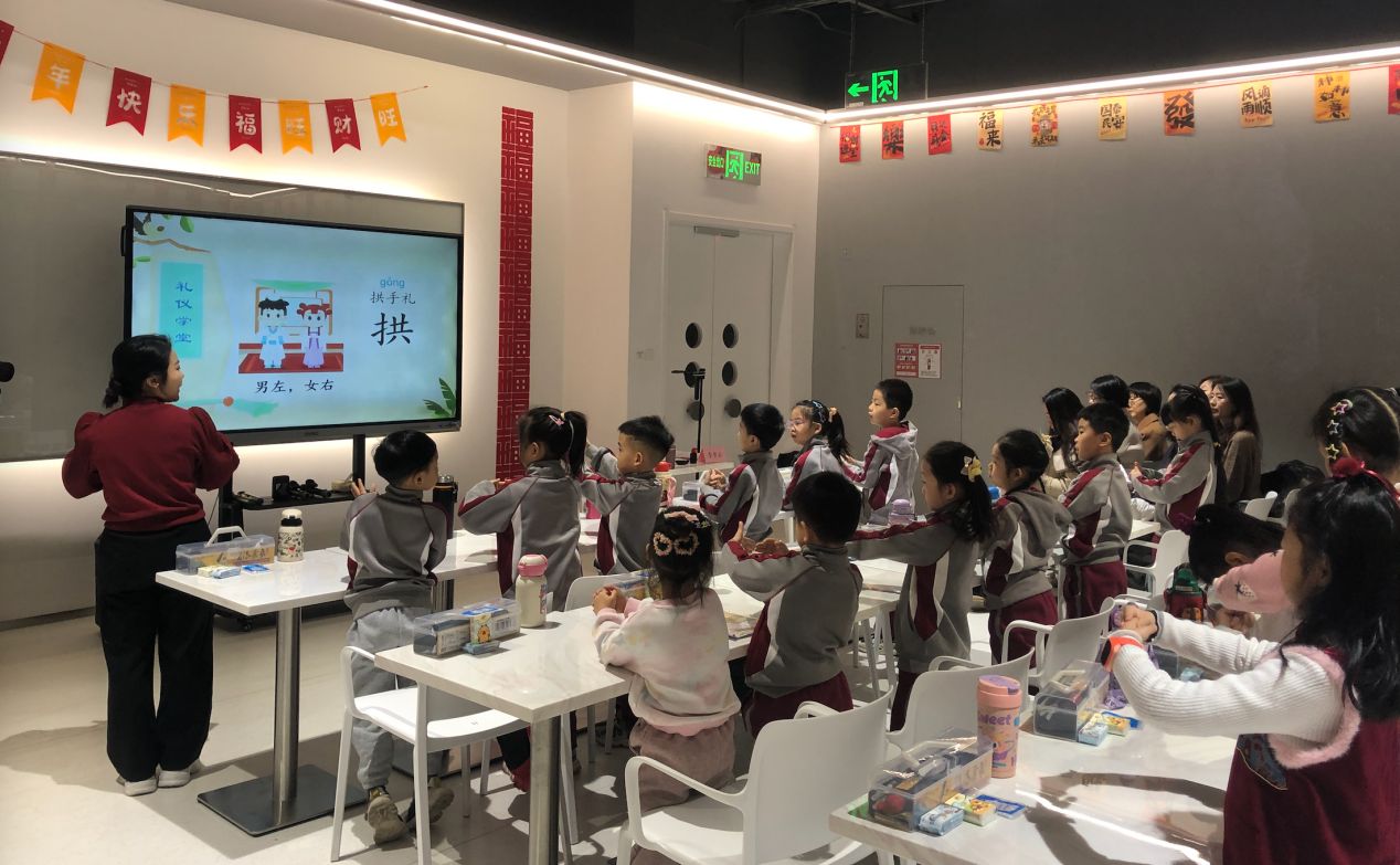 以閱讀照亮成長之路，句象書店攜手北京中學共建多維書香育人體系