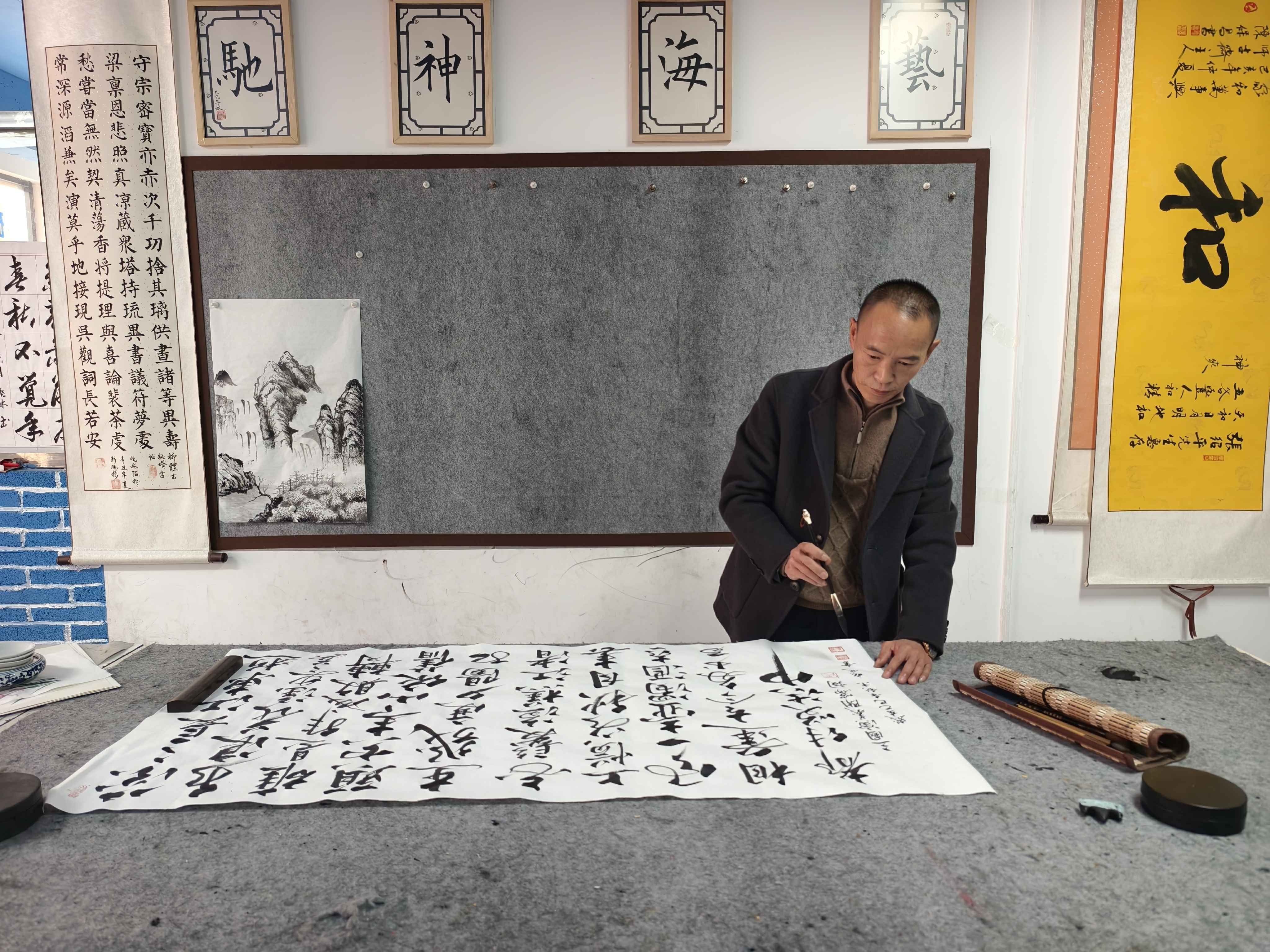 羅平縣稚子教育：翰墨傳承，育才樹德，助力青少年書寫精彩人生